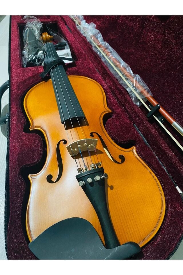 Vl-904 4/4 Keman Full Seti ! (YASTIK,SUSTURUCU,YEDEK TEL,KEMAN KLAVYE STİCKER,AKORT ALETİ)