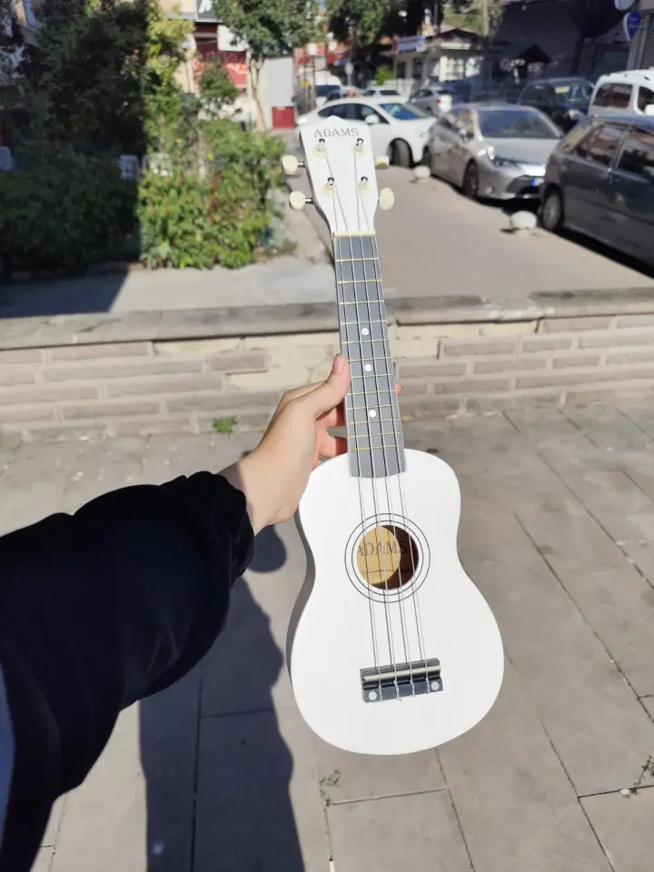Soprano Ukulele Beyaz 4 Telli Çocuk Ukulele